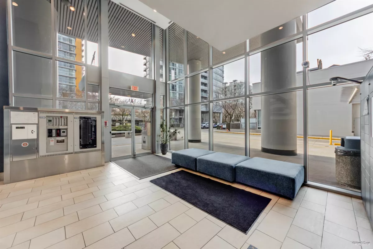 Mudroom Photo of 1209 131 Regiment Square, Vancouver, BC