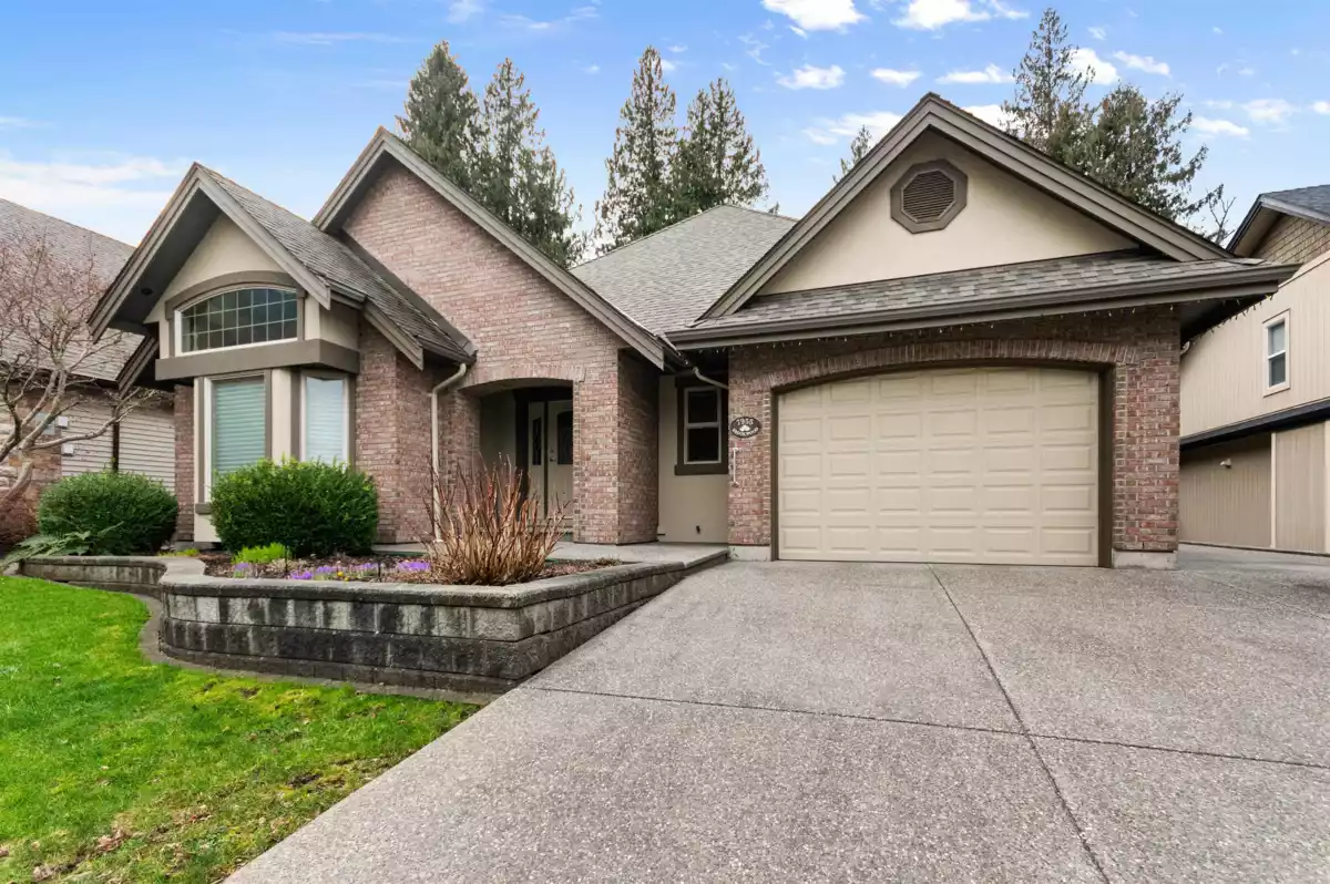 Hot Tub / Spa Photo of 7955 Brookwood Place, Chilliwack, BC