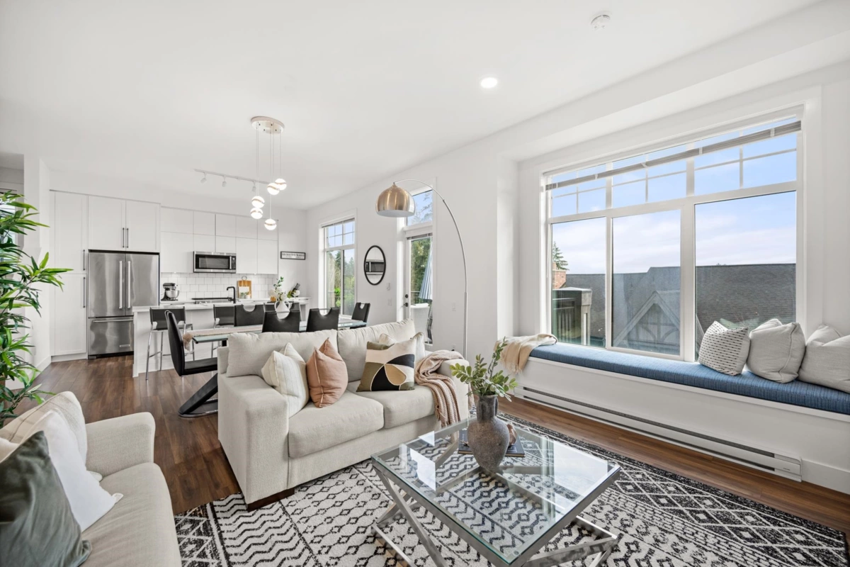 Dining Area Photo of 16 3552 Victoria Drive, Coquitlam, BC