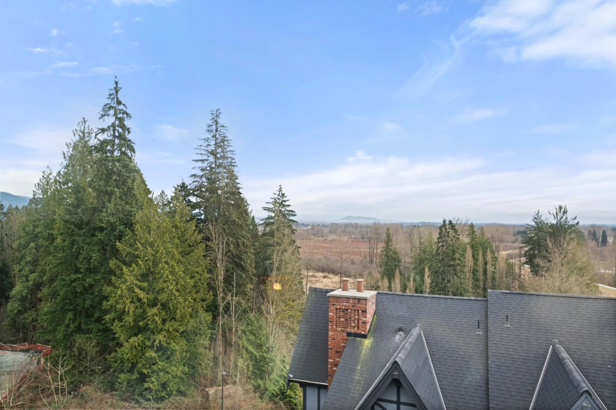 Front Yard Photo of 16 3552 Victoria Drive, Coquitlam, BC