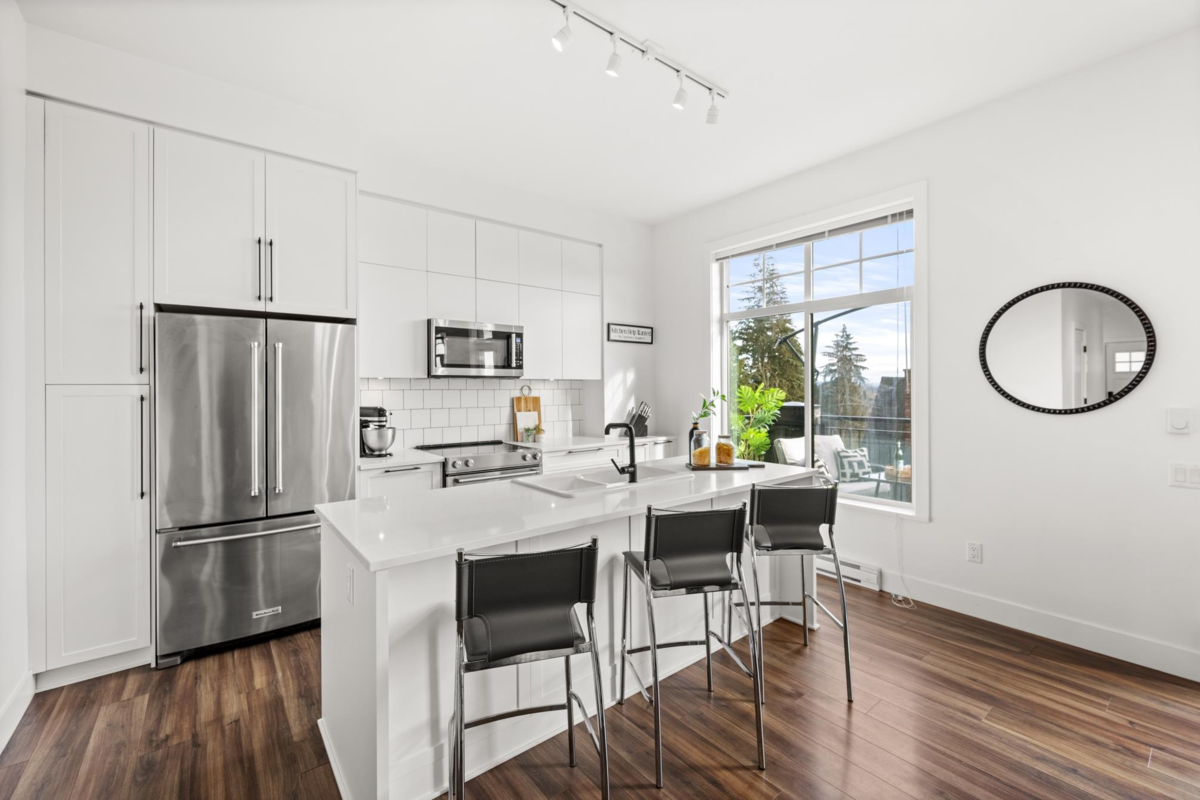 Kitchen Island Photo of 16 3552 Victoria Drive, Coquitlam, BC