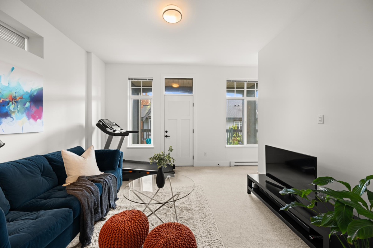 Mudroom Photo of 16 3552 Victoria Drive, Coquitlam, BC