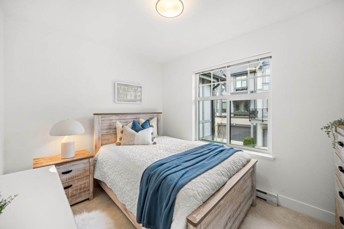 Powder Room Photo of 16 3552 Victoria Drive, Coquitlam, BC