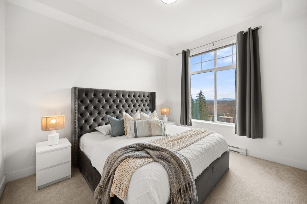 Primary Bedroom Photo of 16 3552 Victoria Drive, Coquitlam, BC