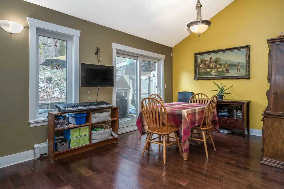 Basement Recreation Room Photo of 13838 116 Avenue, Surrey, BC