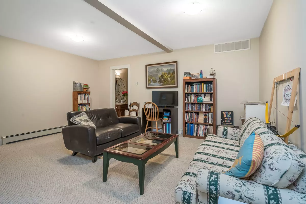 Entry Foyer Photo of 13838 116 Avenue, Surrey, BC
