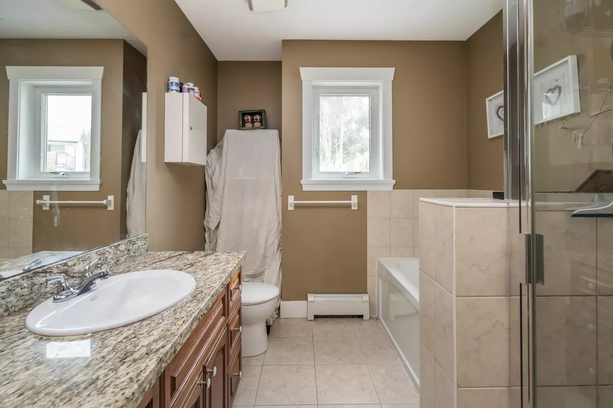 Primary Bathroom Photo of 13838 116 Avenue, Surrey, BC