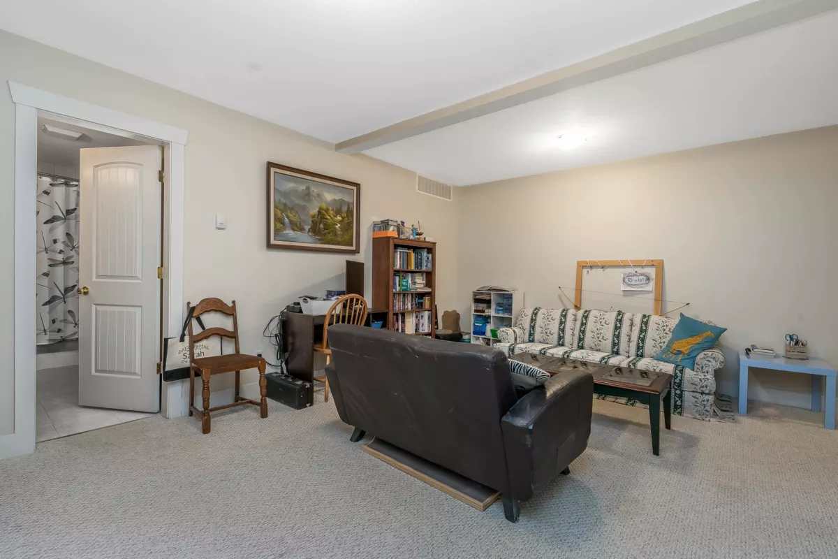 Staircase Photo of 13838 116 Avenue, Surrey, BC