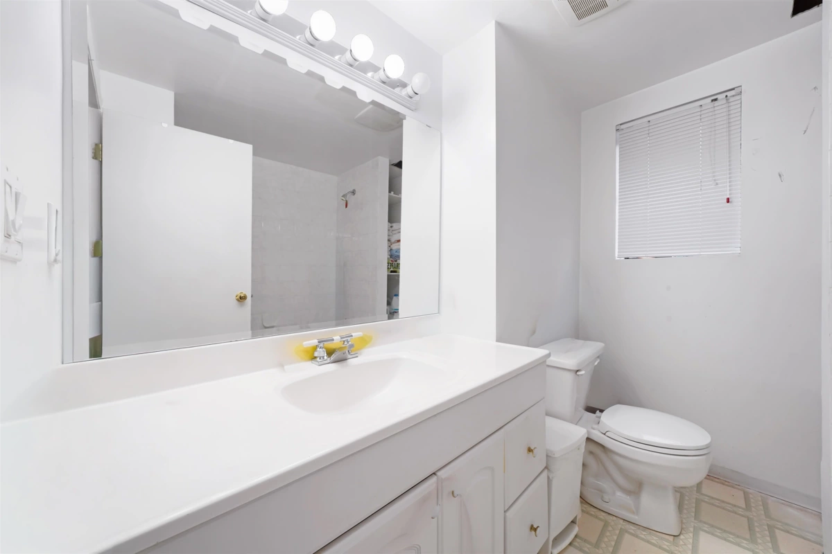 Breakfast Nook Photo of 5320 Spruce Street, Burnaby, BC