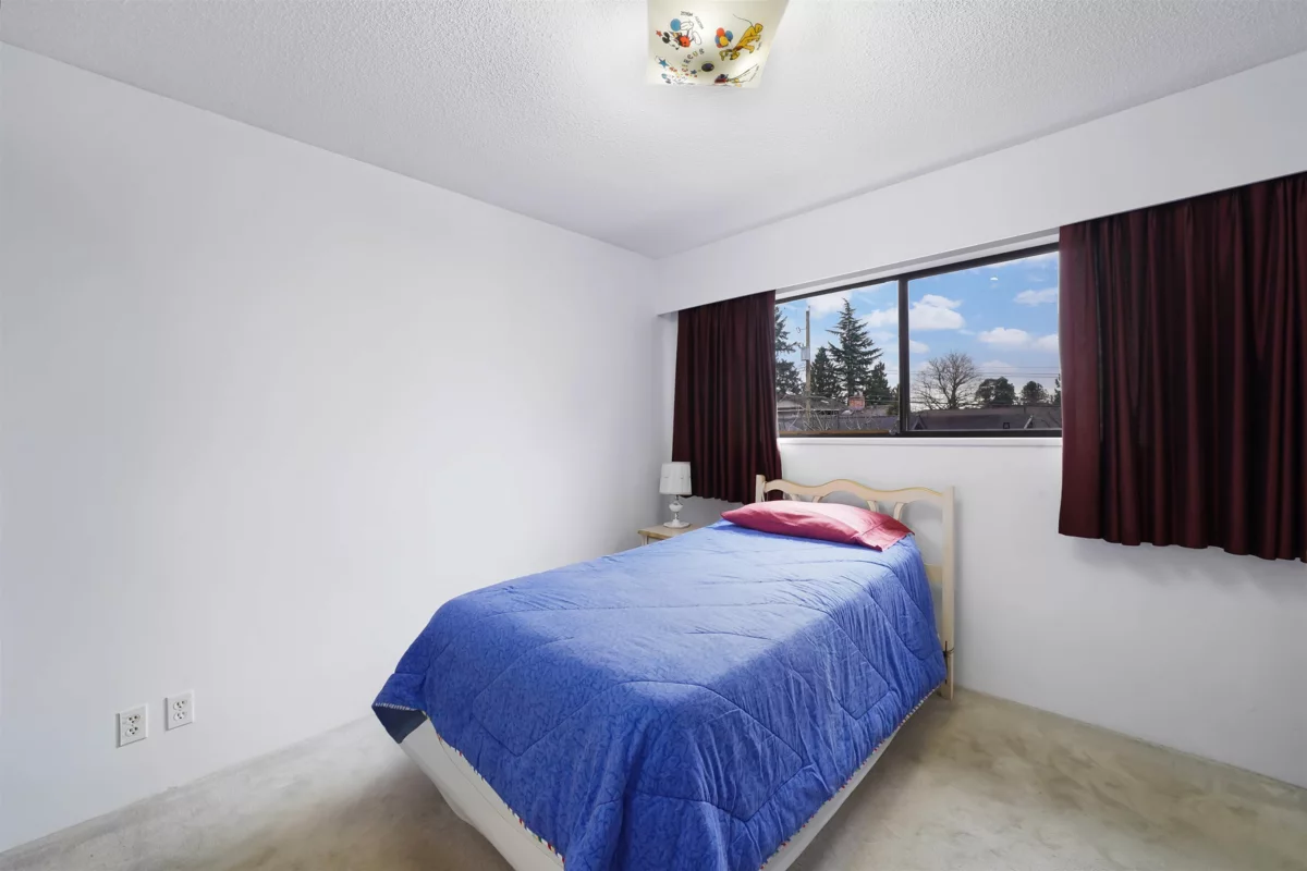 Entry Foyer Photo of 5320 Spruce Street, Burnaby, BC