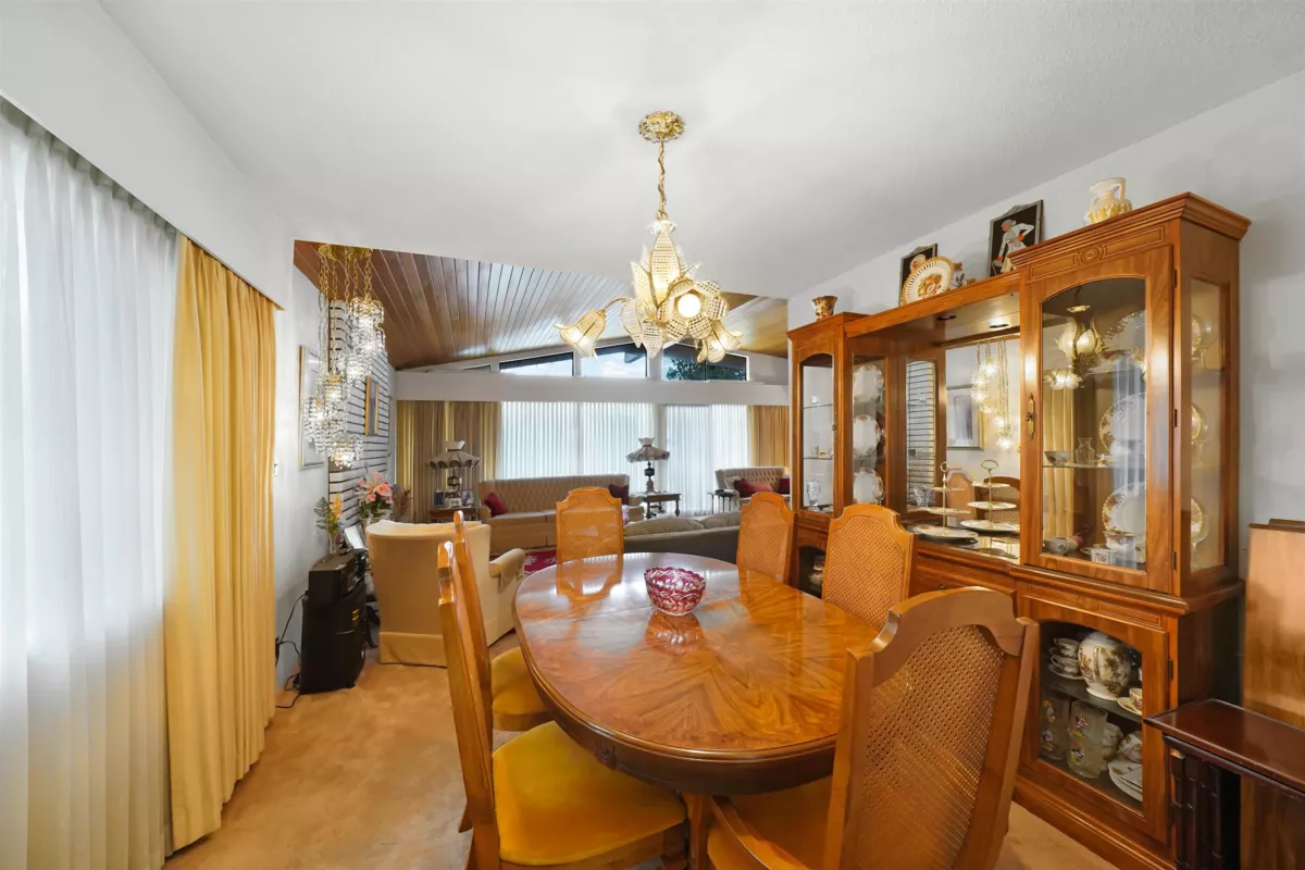 Front Yard Photo of 5320 Spruce Street, Burnaby, BC