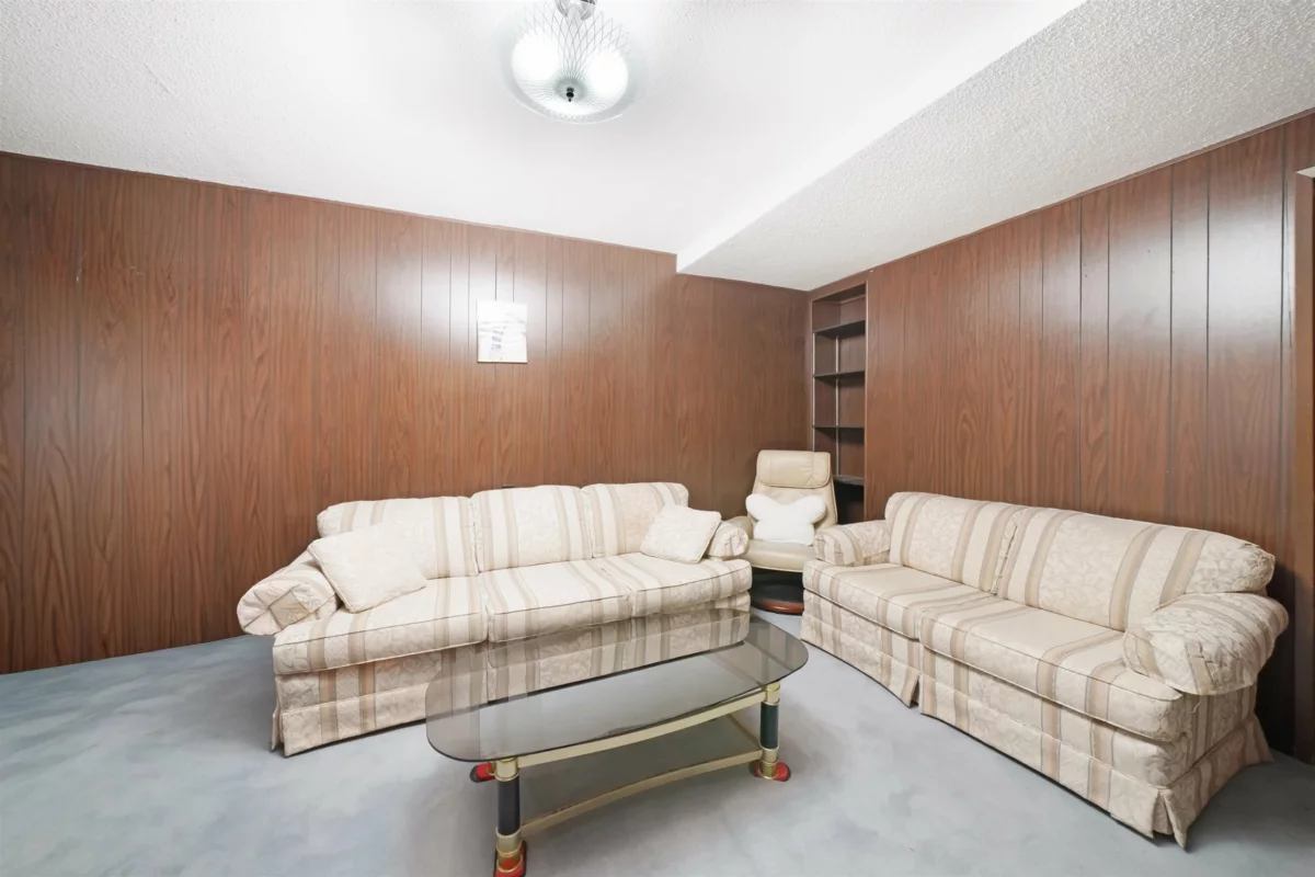 Kitchen Island Photo of 5320 Spruce Street, Burnaby, BC