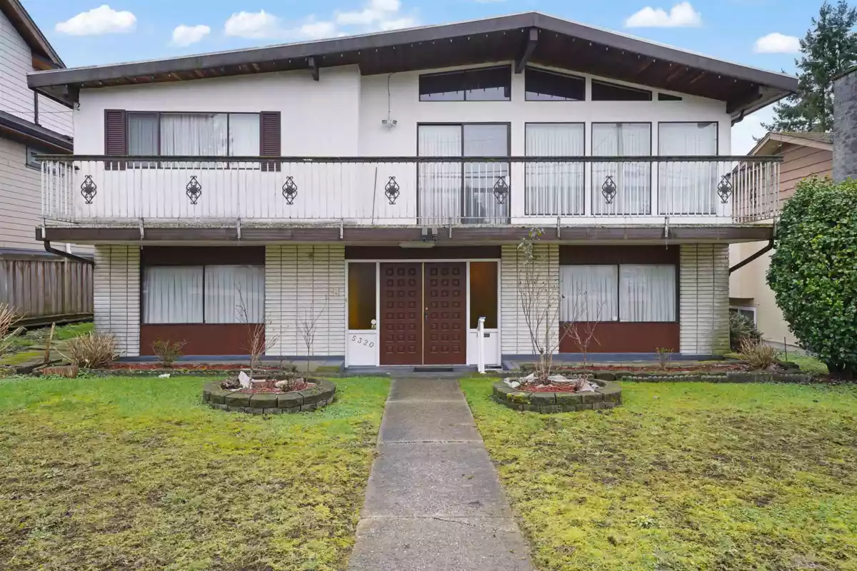 Living Room Photo of 5320 Spruce Street, Burnaby, BC