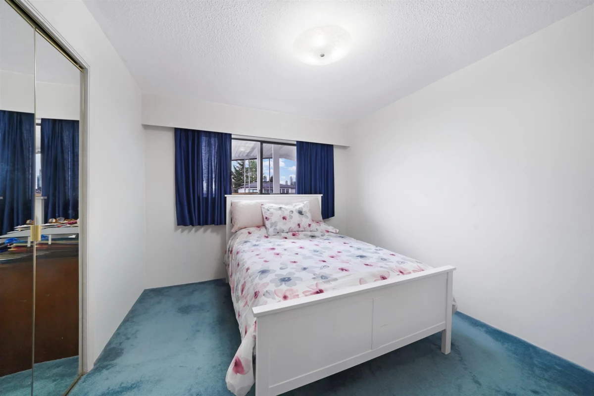 Staircase Photo of 5320 Spruce Street, Burnaby, BC