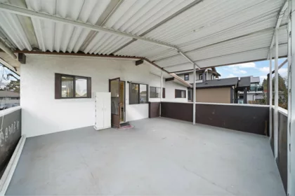 Garage Interior Photo of 5320 Spruce Street, Burnaby, BC