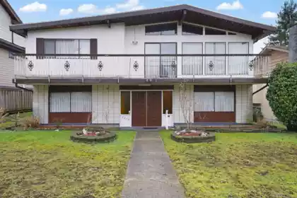 5320 Spruce Street, Burnaby, BC, Burnaby — Single Family Residence for sale