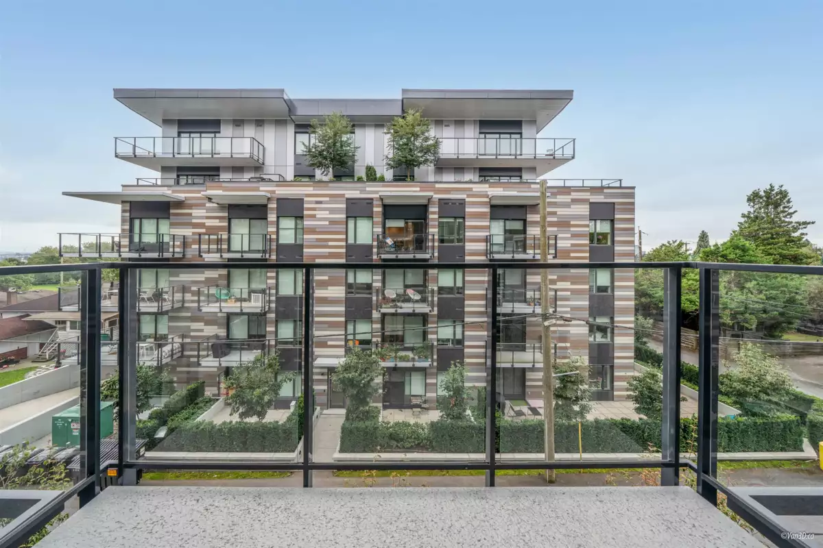 Kitchen Island Photo of 305 488 W 58th Avenue, Vancouver, BC