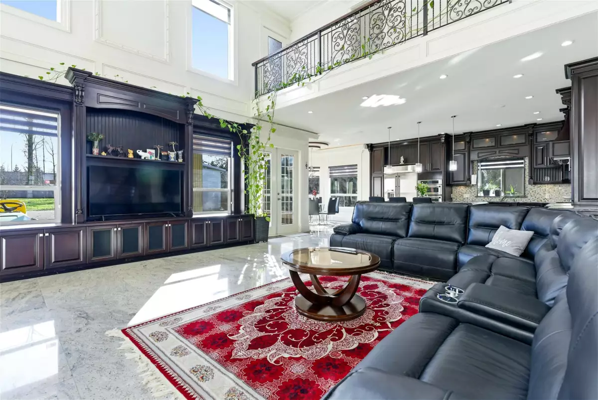 Kitchen Island Photo of 21098 85 Avenue, Langley, BC