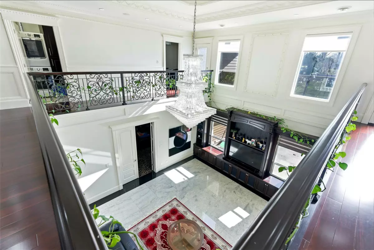 Walk-In Closet Photo of 21098 85 Avenue, Langley, BC