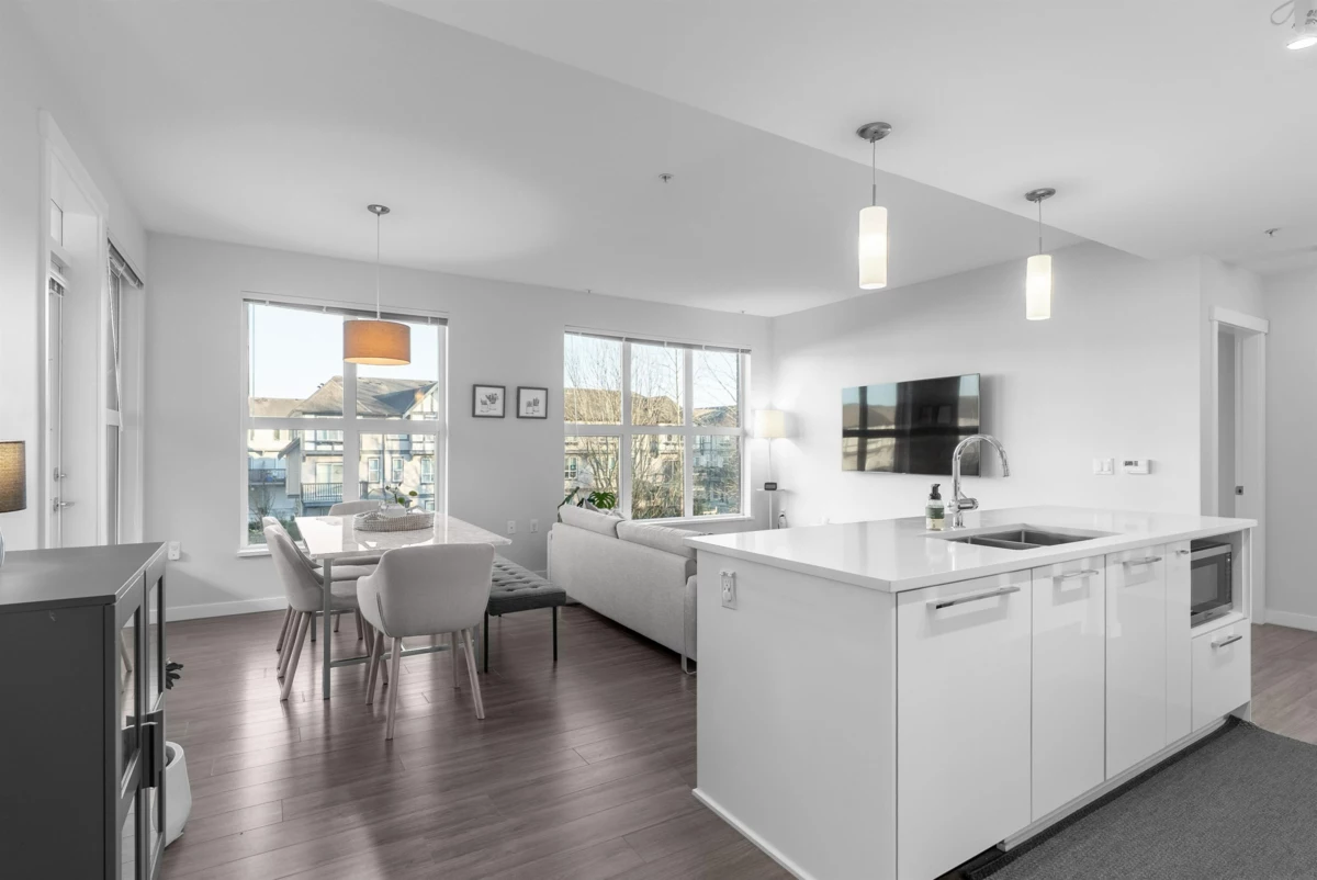 Kitchen Island Photo of 228 9551 Alexandra Road, Richmond, BC