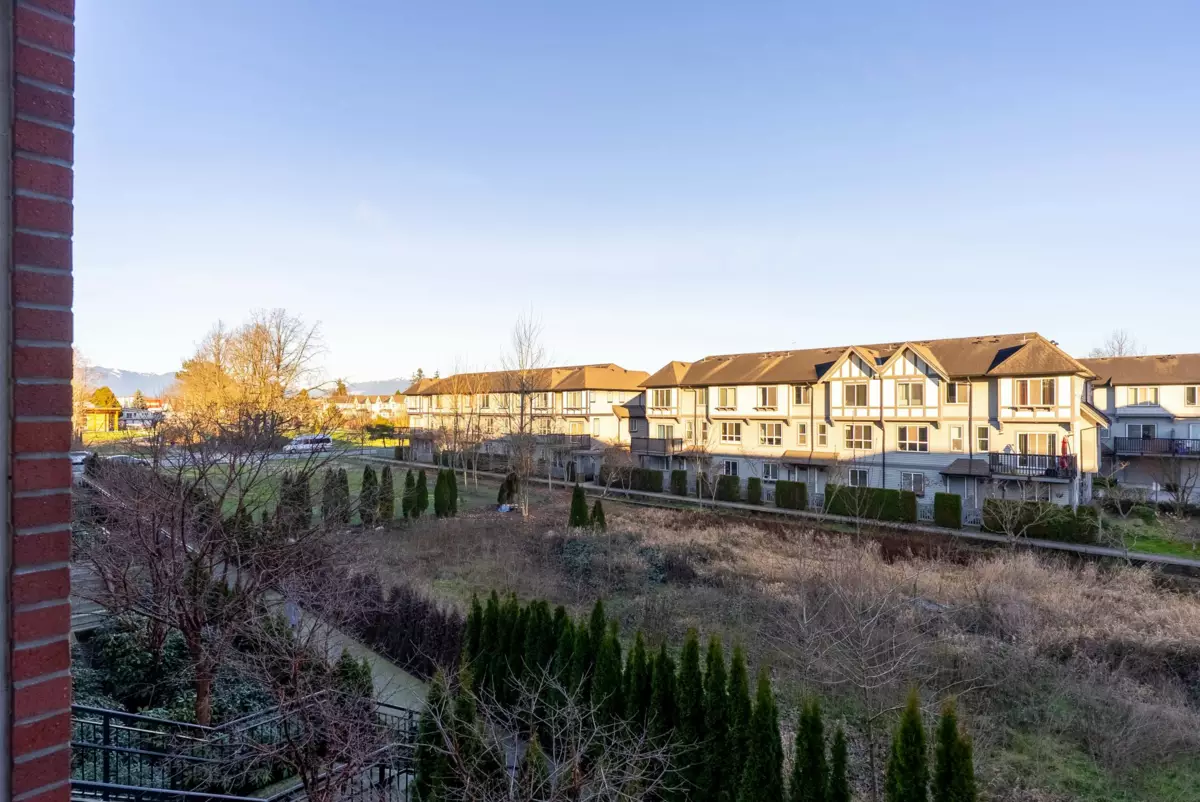 Mudroom Photo of 228 9551 Alexandra Road, Richmond, BC