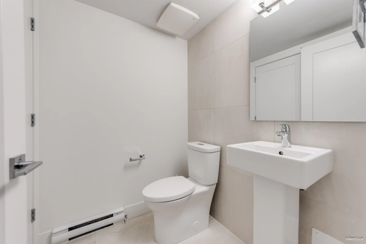 Dining Area Photo of 4 9718 161a Street, Surrey, BC