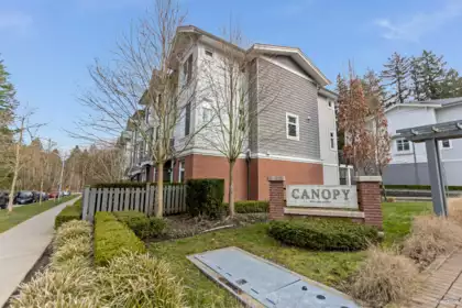 4 9718 161a Street, Surrey, BC