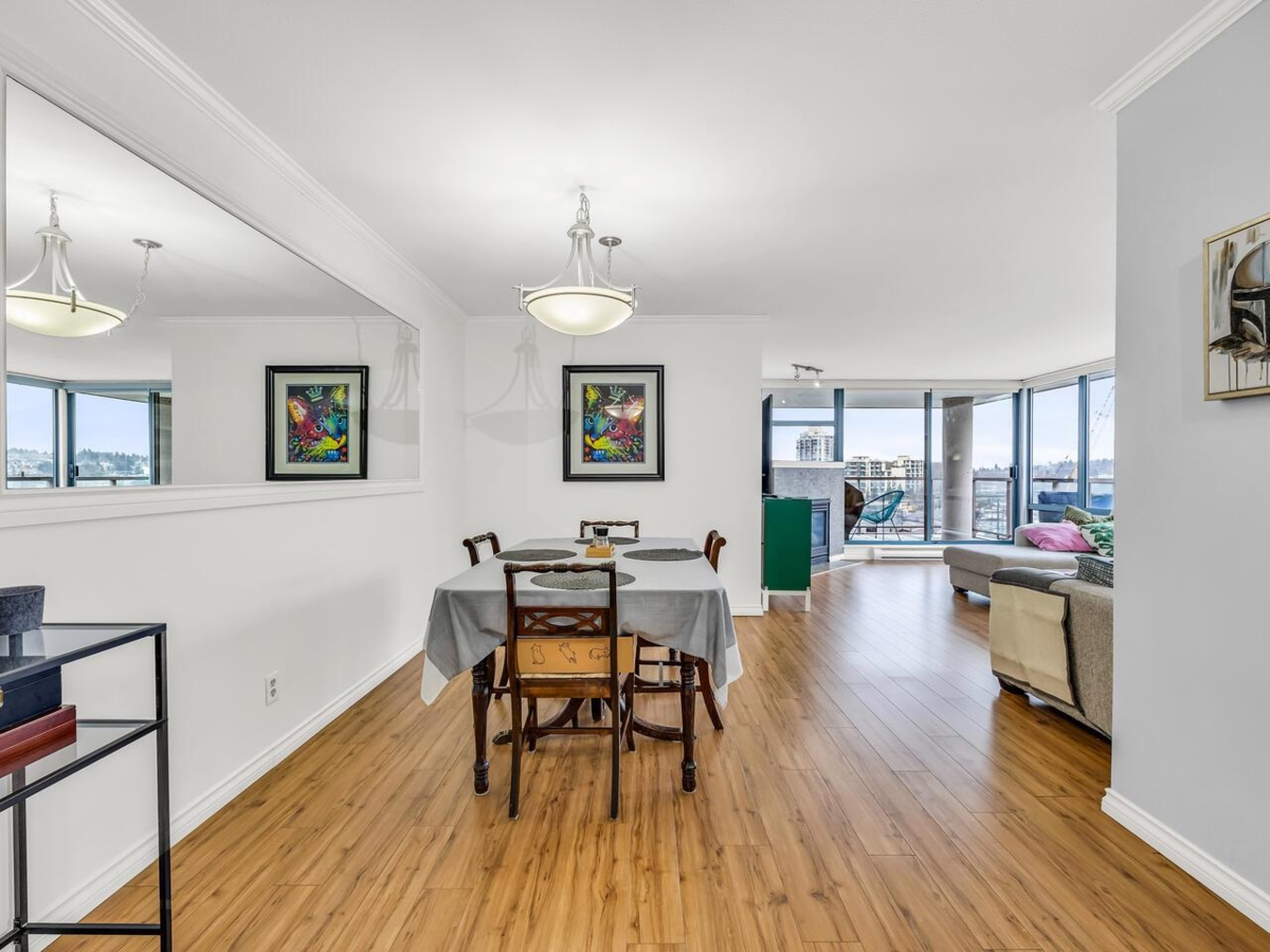 Family Room Photo of 606 98 Tenth Street, New Westminster, BC