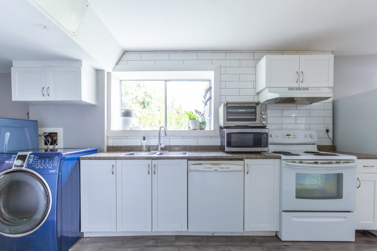 Garage Interior Photo of 33305 Lynn Avenue, Abbotsford, BC