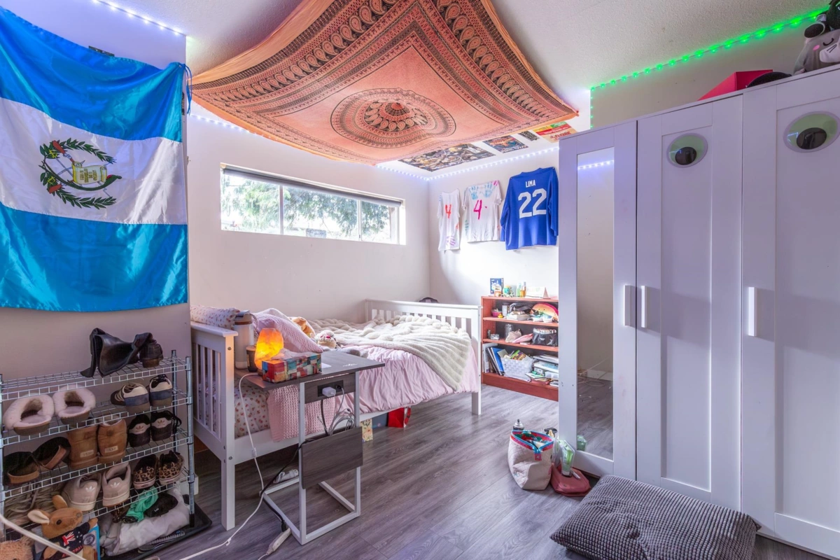 Hallway Photo of 33305 Lynn Avenue, Abbotsford, BC