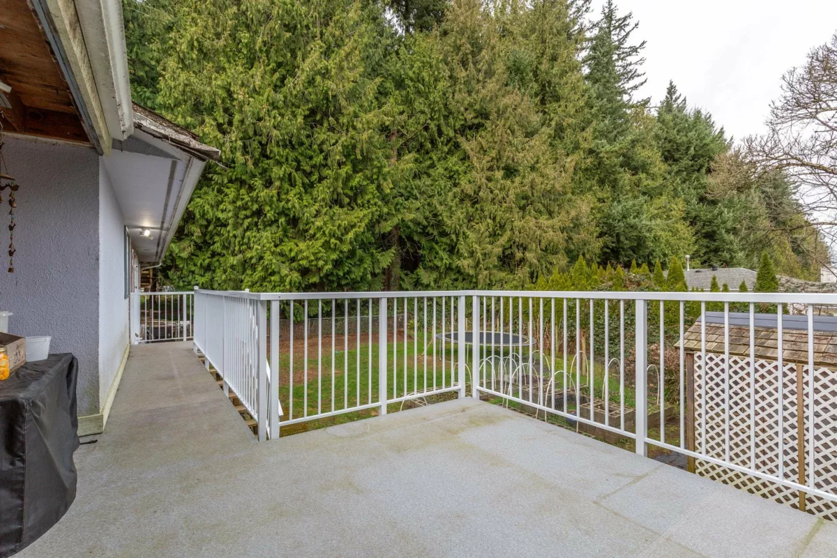 Neighborhood Park Photo Near 33305 Lynn Avenue, Abbotsford, BC