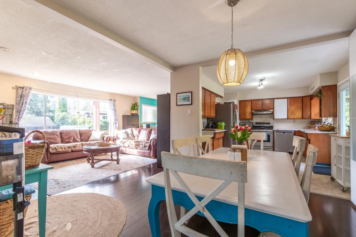 Powder Room Photo of 33305 Lynn Avenue, Abbotsford, BC