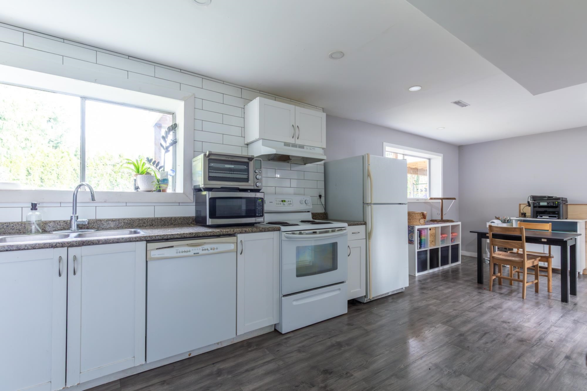 Staircase Photo of 33305 Lynn Avenue, Abbotsford, BC