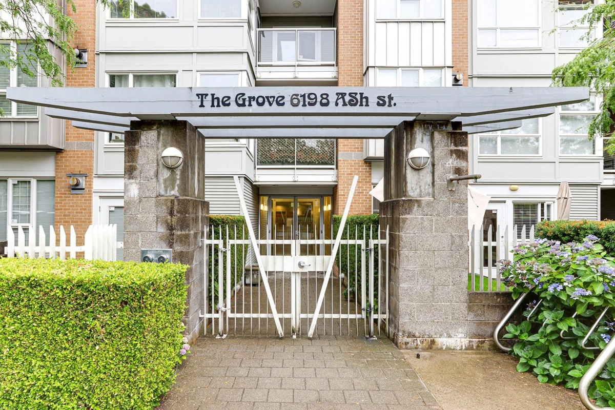 Entry Foyer Photo of 211 6198 Ash Street, Vancouver, BC