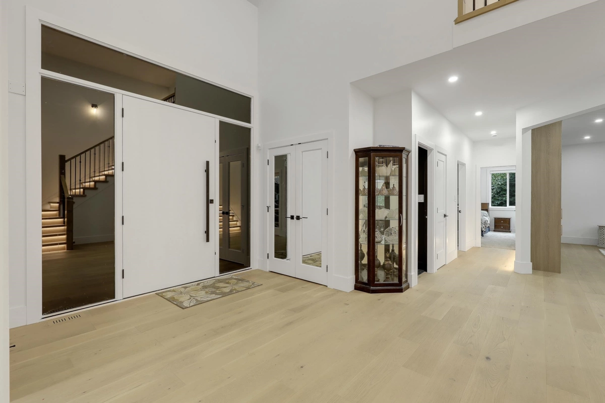 Family Room Photo of 18040 20 Avenue, White Rock, BC