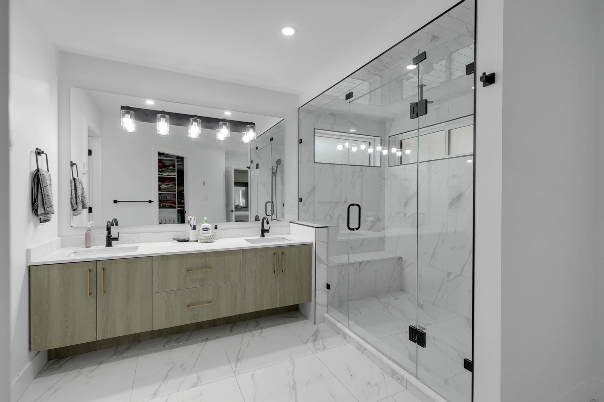 Garage Interior Photo of 18040 20 Avenue, White Rock, BC