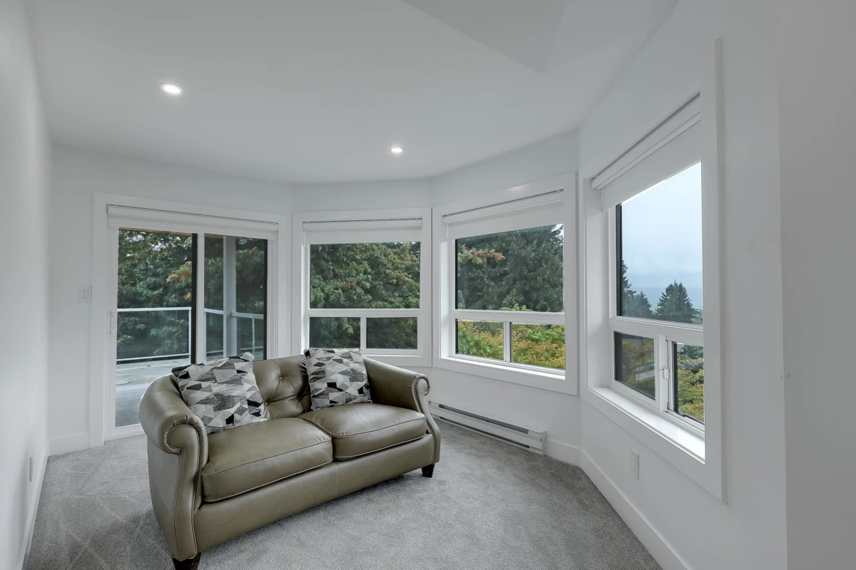 Staircase Photo of 18040 20 Avenue, White Rock, BC