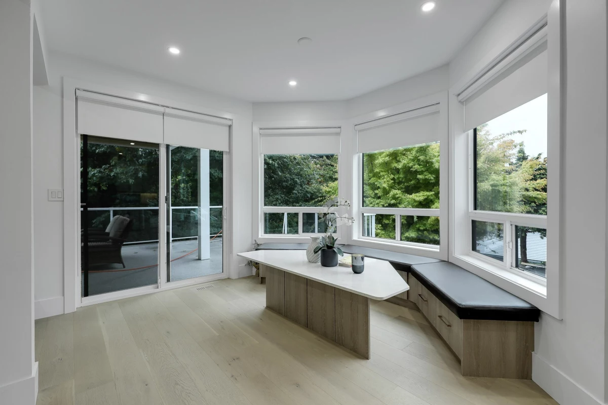 Walk-In Closet Photo of 18040 20 Avenue, White Rock, BC