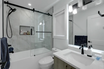 Hot Tub / Spa Photo of 18040 20 Avenue, White Rock, BC