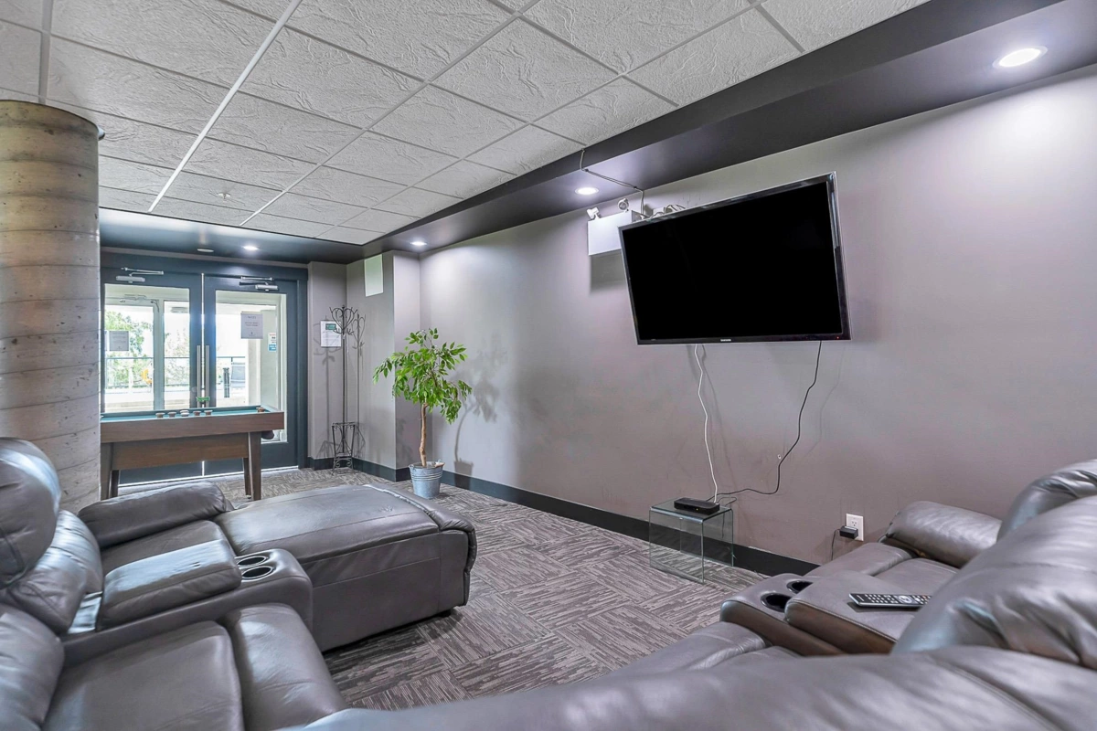 Backyard Photo of 408 2242 Whatcom Road, Abbotsford, BC