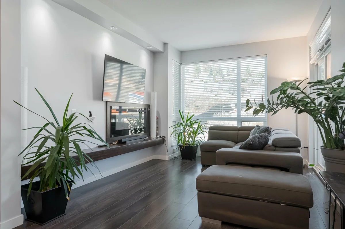 Breakfast Nook Photo of 408 2242 Whatcom Road, Abbotsford, BC
