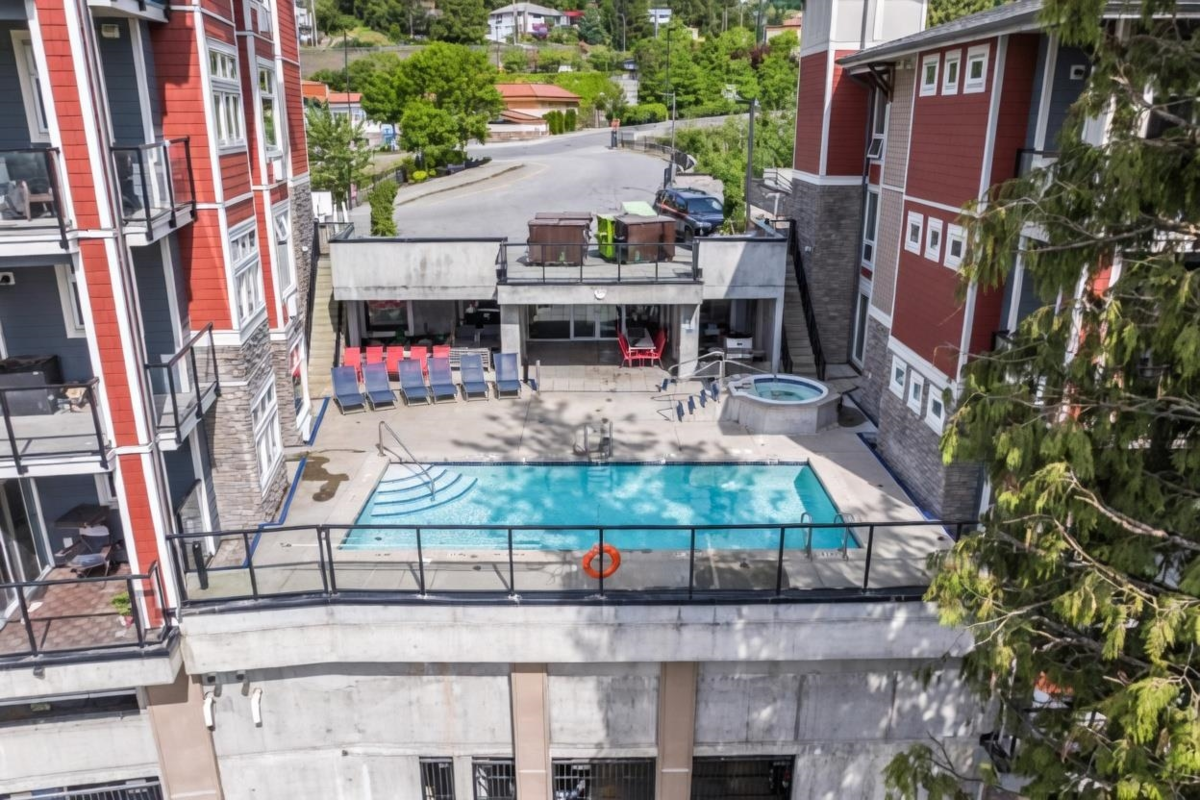 Mudroom Photo of 408 2242 Whatcom Road, Abbotsford, BC