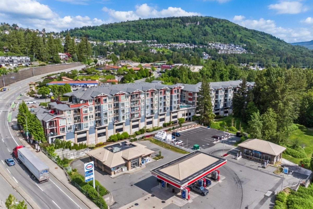 Outdoor Kitchen Photo of 408 2242 Whatcom Road, Abbotsford, BC