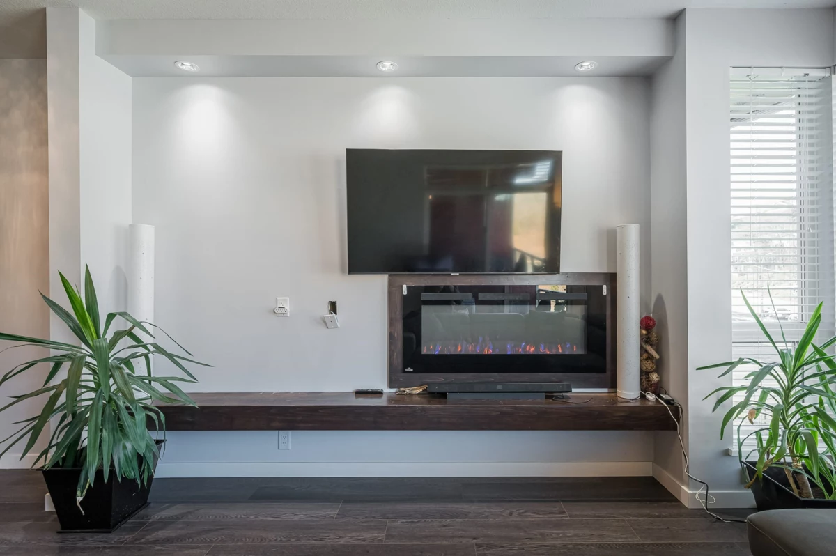 Primary Bedroom Photo of 408 2242 Whatcom Road, Abbotsford, BC