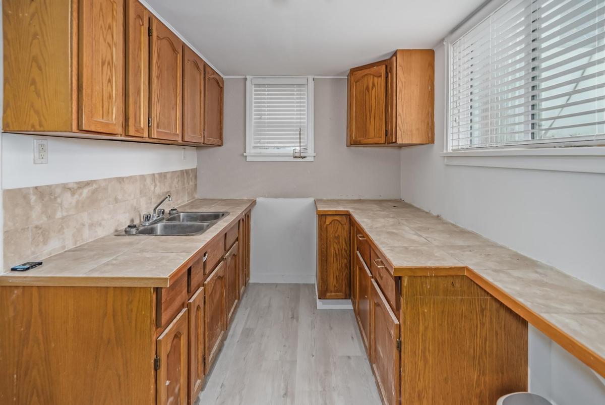 Basement Recreation Room Photo of 621 Water Avenue, Hope, BC