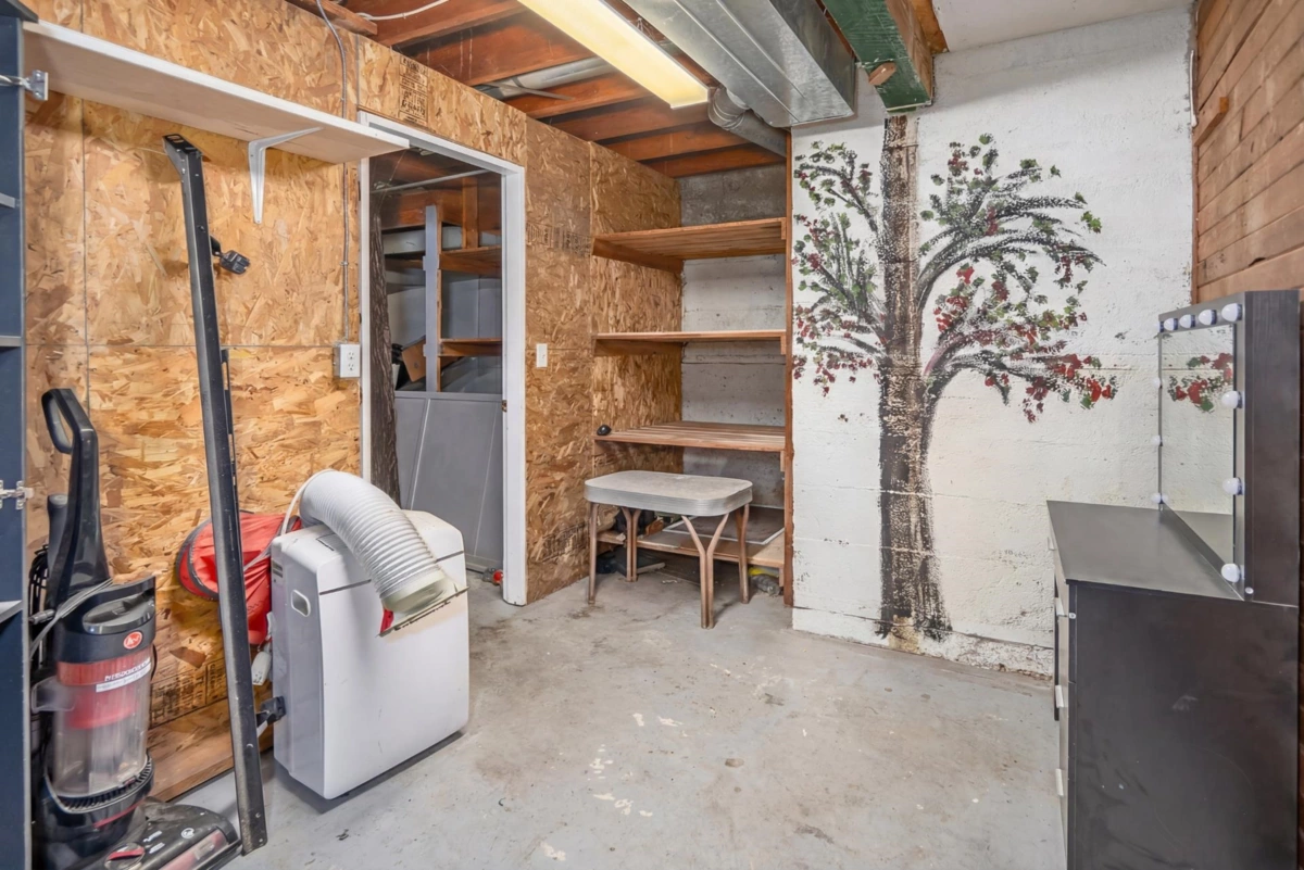 Entry Foyer Photo of 621 Water Avenue, Hope, BC