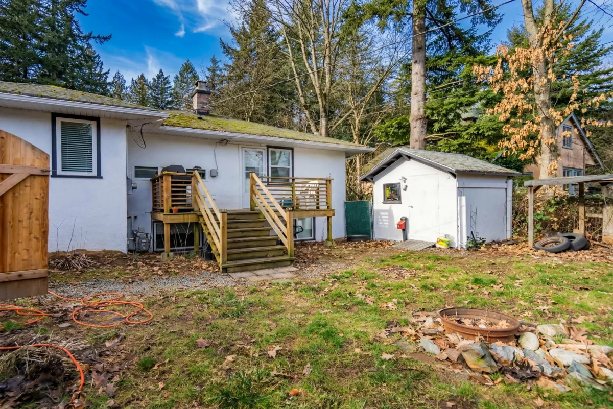 Front Yard Photo of 621 Water Avenue, Hope, BC