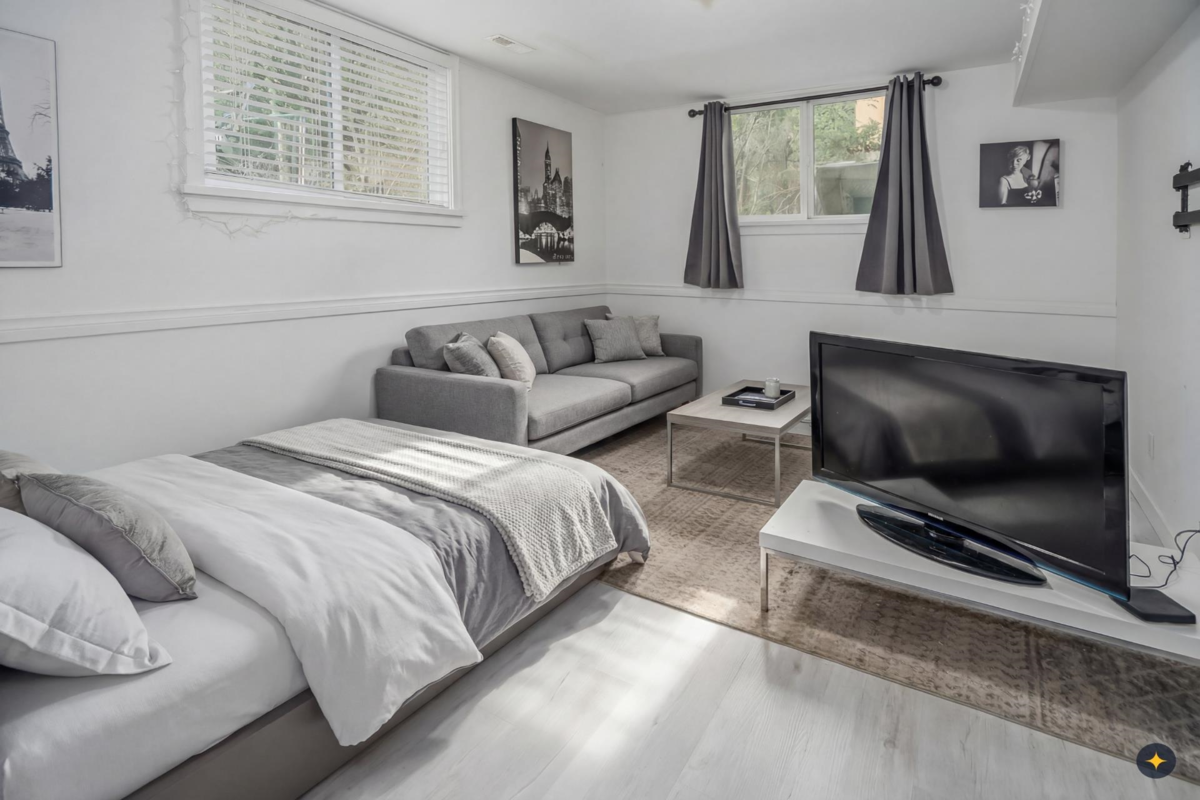 Hallway Photo of 621 Water Avenue, Hope, BC