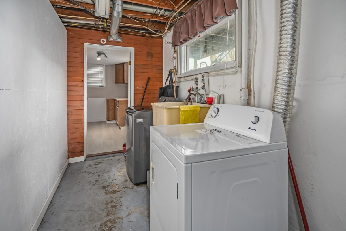 Mudroom Photo of 621 Water Avenue, Hope, BC