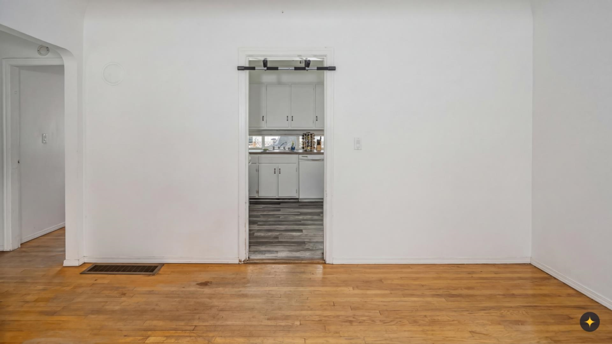 Primary Bathroom Photo of 621 Water Avenue, Hope, BC